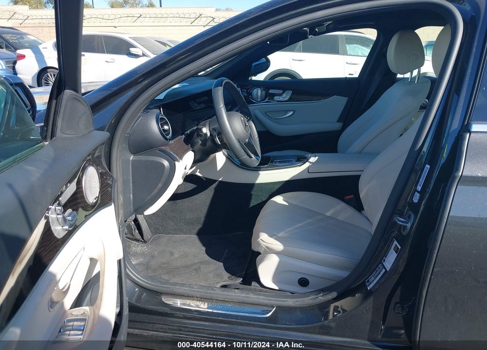 2022 MERCEDES-BENZ E 350 VIN: W1KZF8DB1NB077705