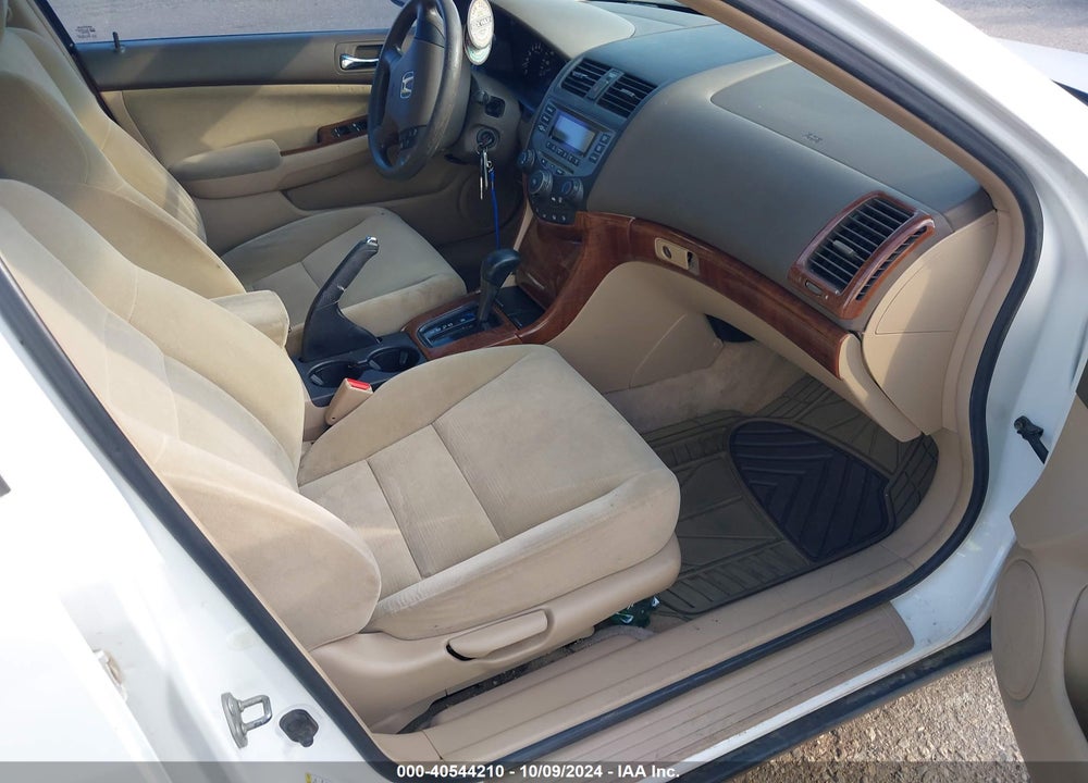 2007 HONDA ACCORD VIN: 1HGCM56437A008902