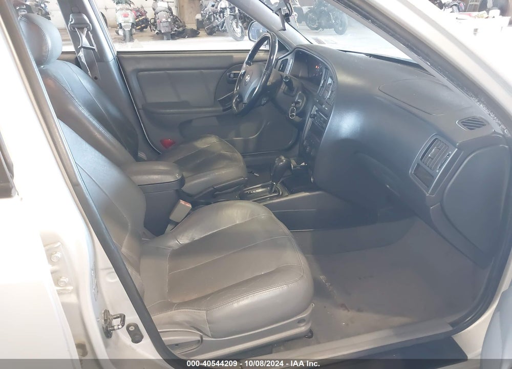 2005 HYUNDAI ELANTRA GLS/GT VIN: KMHDN46D85U077697