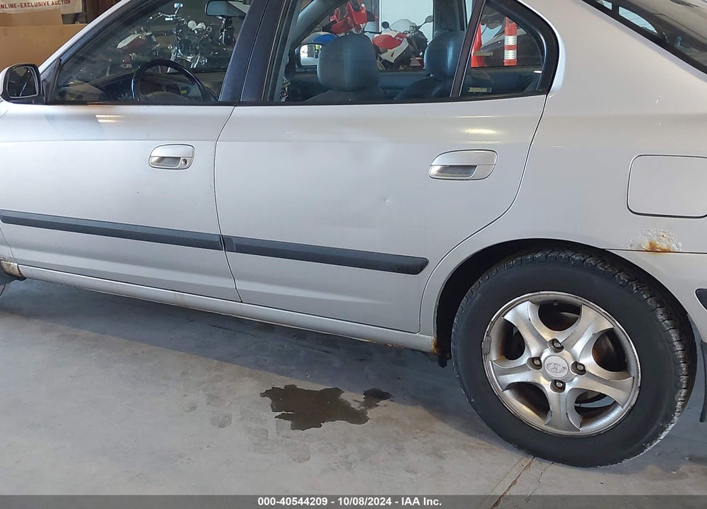 2005 HYUNDAI ELANTRA GLS/GT VIN: KMHDN46D85U077697