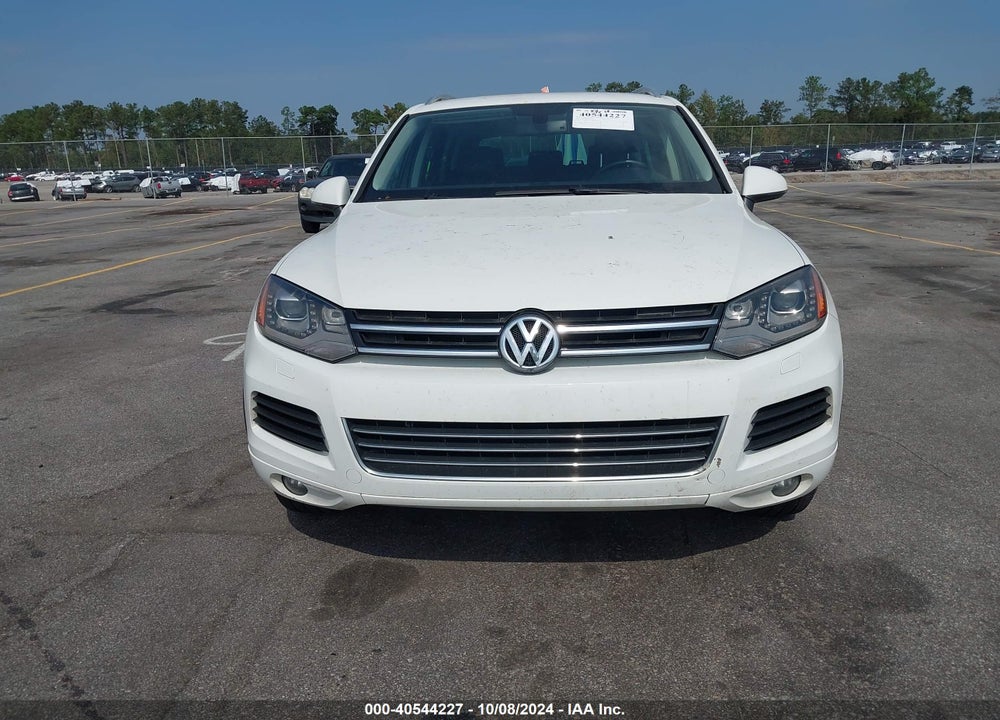 2014 VOLKSWAGEN TOUAREG 3.6L SPORT VIN: WVGEF9BP3ED005630