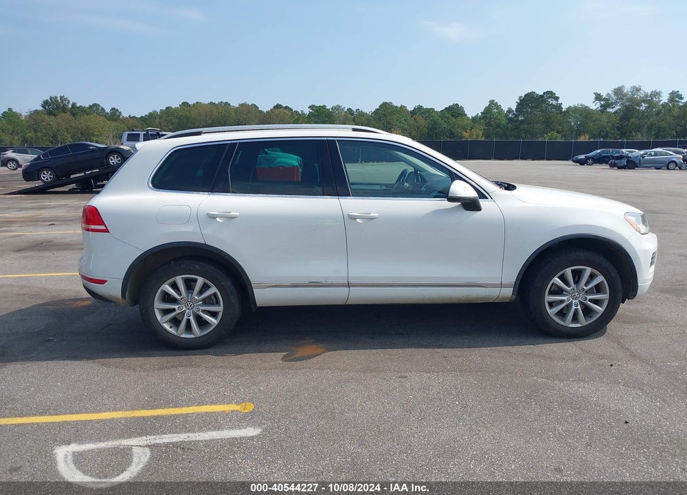 2014 VOLKSWAGEN TOUAREG 3.6L SPORT VIN: WVGEF9BP3ED005630