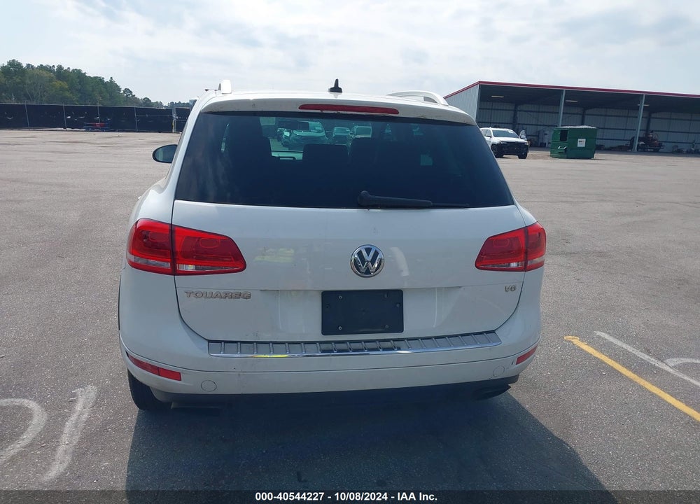 2014 VOLKSWAGEN TOUAREG 3.6L SPORT VIN: WVGEF9BP3ED005630