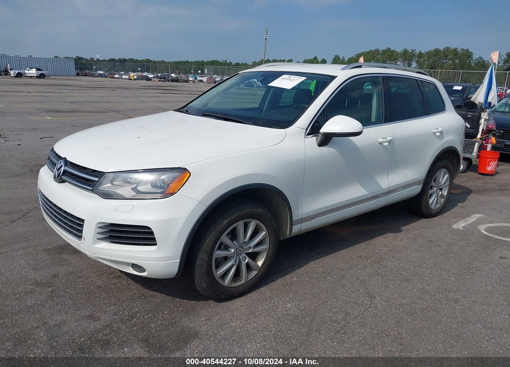 2014 VOLKSWAGEN TOUAREG 3.6L SPORT VIN: WVGEF9BP3ED005630