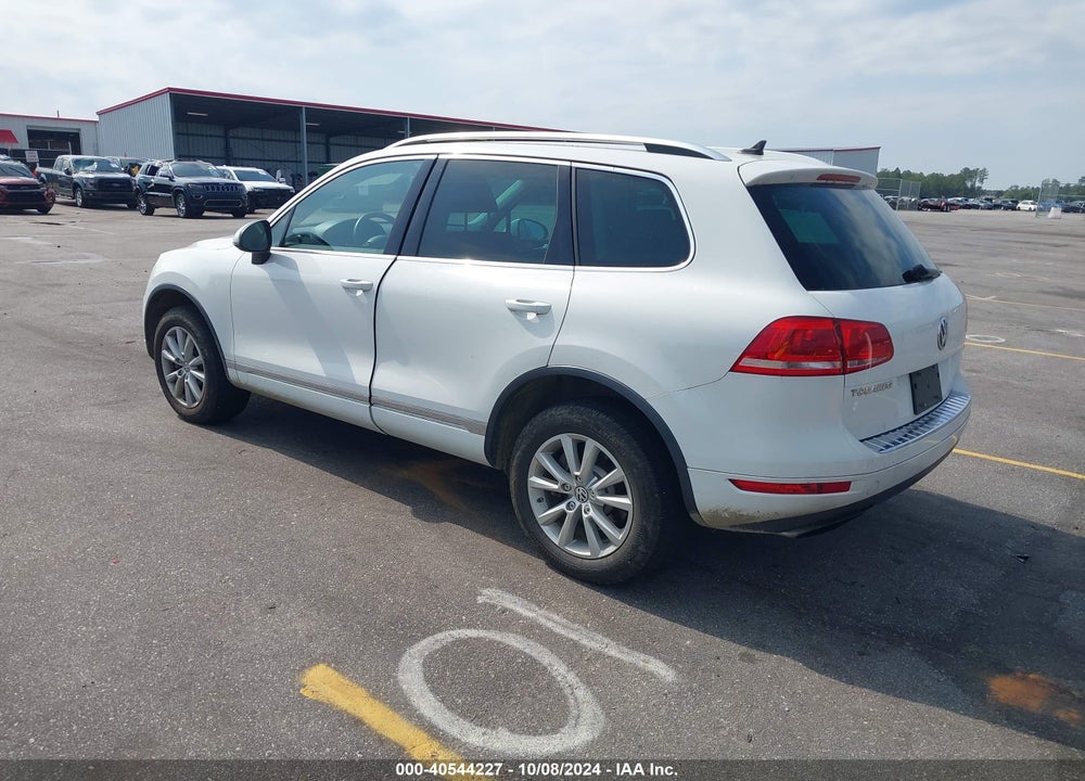 2014 VOLKSWAGEN TOUAREG 3.6L SPORT VIN: WVGEF9BP3ED005630