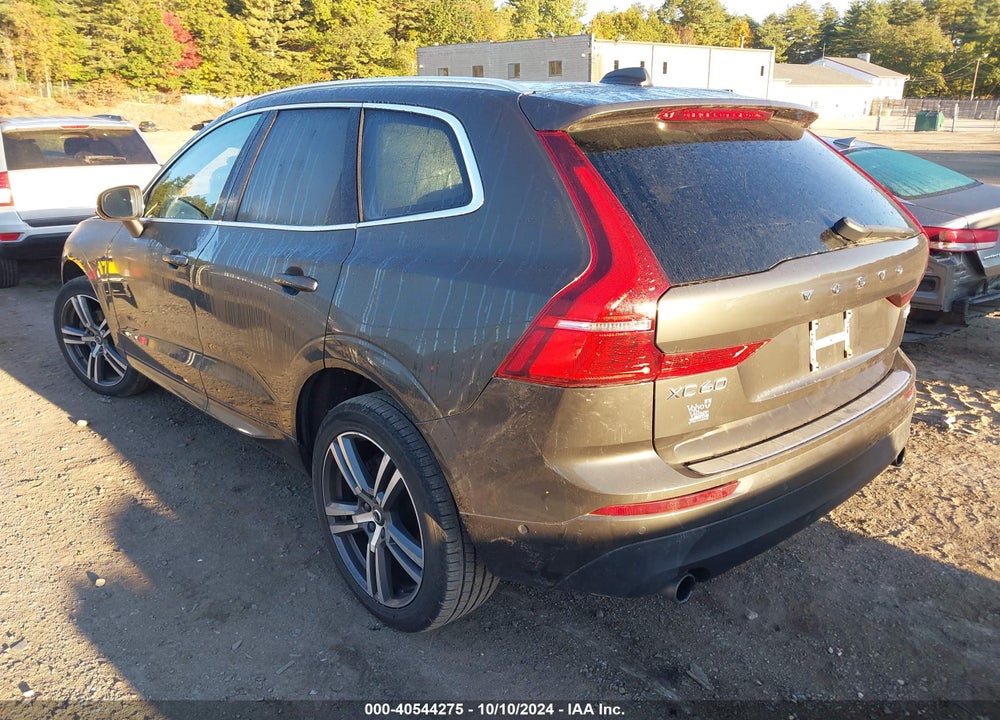 2018 VOLVO XC60 T5 MOMENTUM VIN: YV4102RK4J1021009