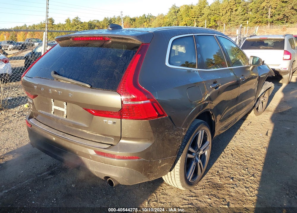 2018 VOLVO XC60 T5 MOMENTUM VIN: YV4102RK4J1021009