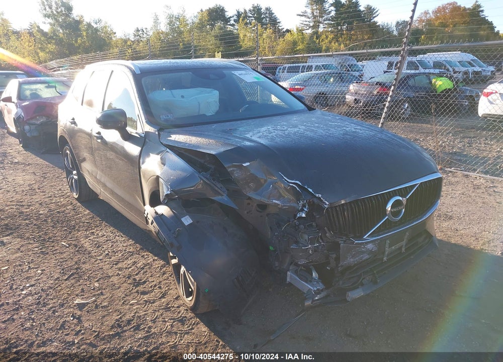 2018 VOLVO XC60 T5 MOMENTUM VIN: YV4102RK4J1021009
