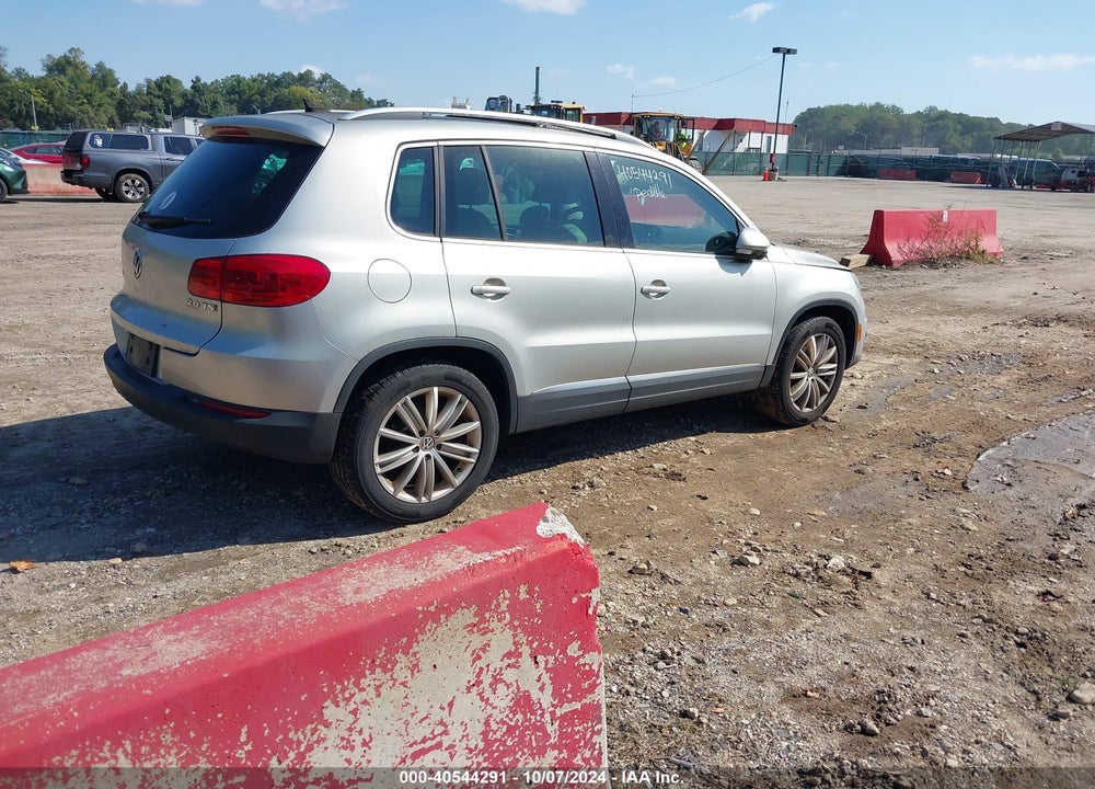 2013 VOLKSWAGEN TIGUAN SE VIN: WVGAV3AXXDW624468