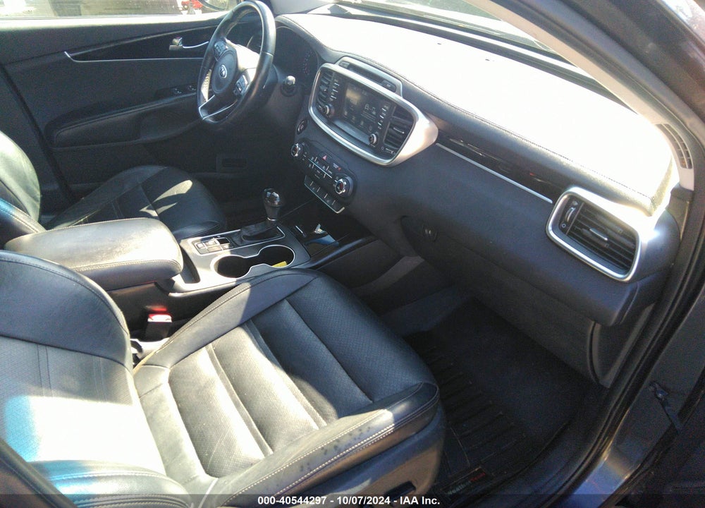 2017 KIA SORENTO 3.3L EX VIN: 5XYPH4A5XHG313765