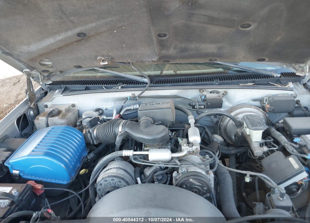2000 GMC YUKON DENALI VIN: 1GKEK13R8YR125680