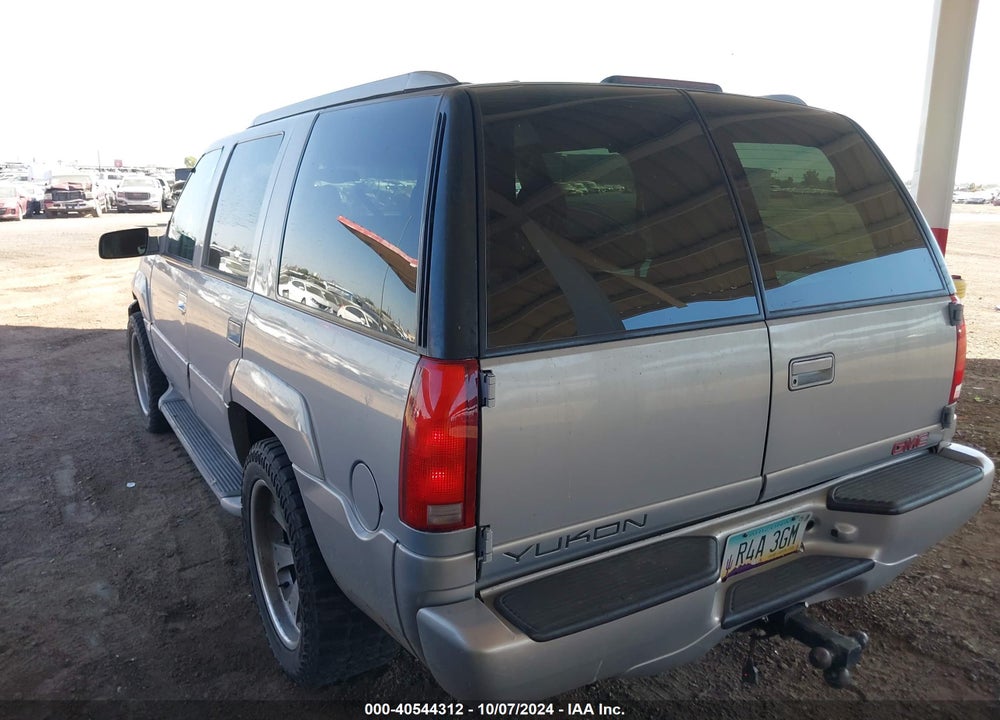 2000 GMC YUKON DENALI VIN: 1GKEK13R8YR125680