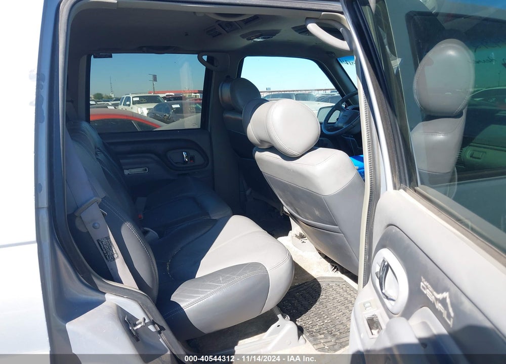 2000 GMC YUKON DENALI VIN: 1GKEK13R8YR125680