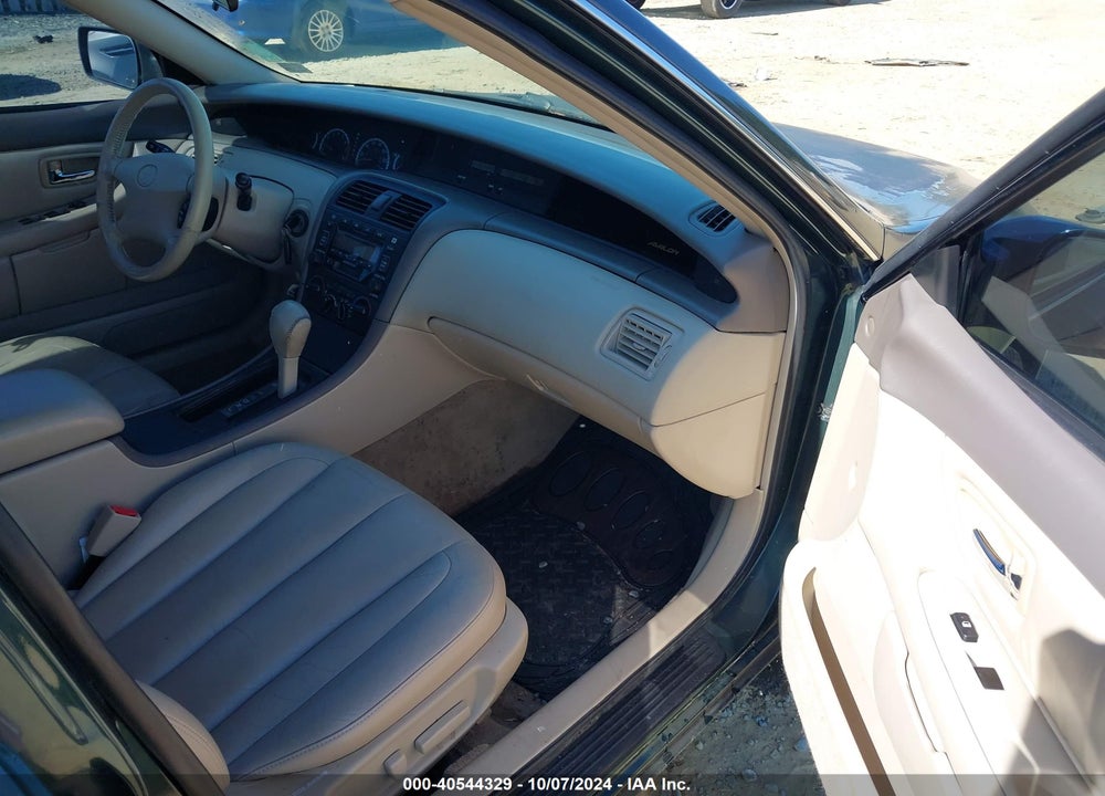 2001 TOYOTA AVALON XL VIN: 4T1BF28B81U140117