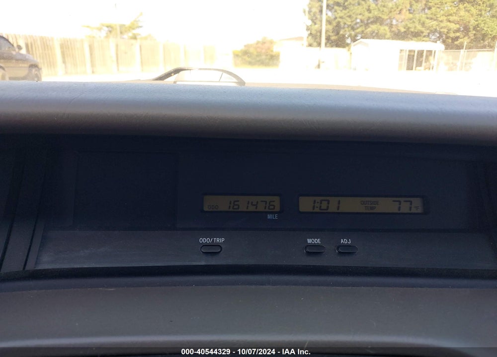 2001 TOYOTA AVALON XL VIN: 4T1BF28B81U140117