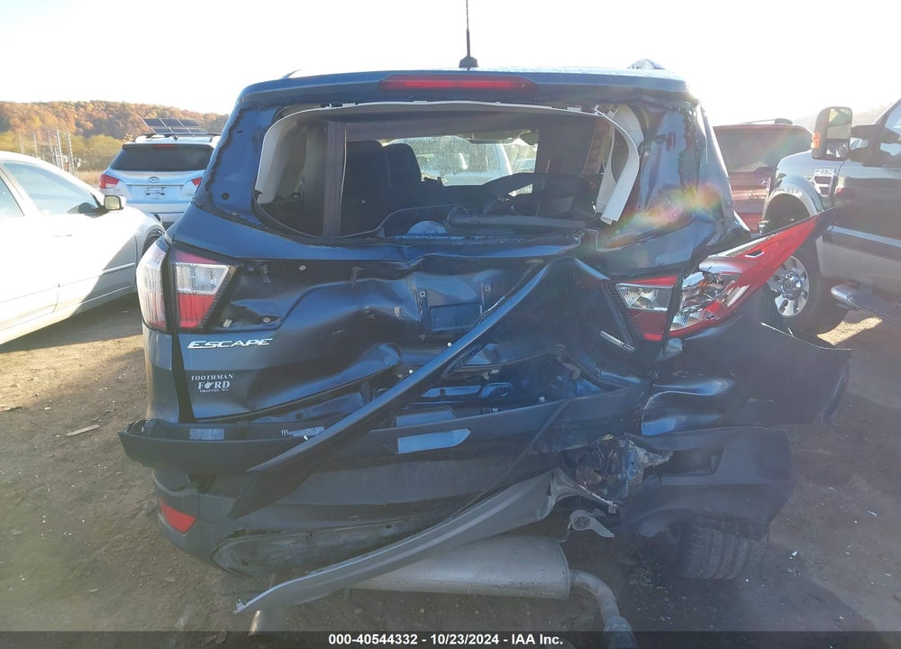 2018 FORD ESCAPE SE VIN: 1FMCU9GD2JUA70328