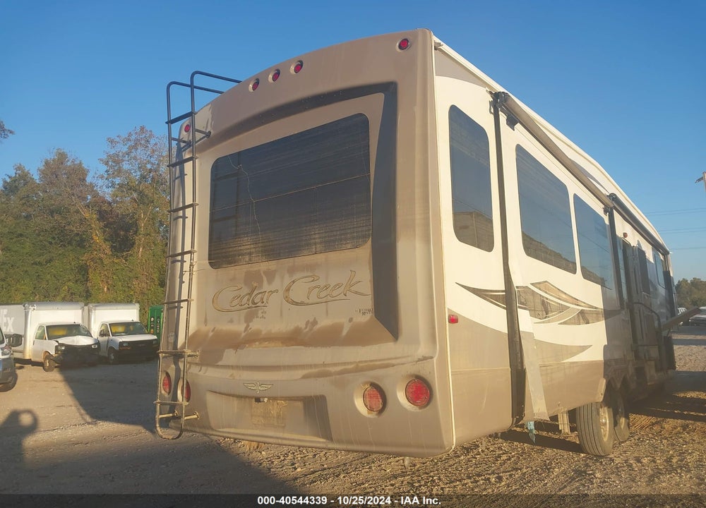 2014 FOREST RIVER 36 CKTS VIN: 4X4FCRM20E5209312