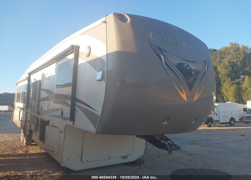 2014 FOREST RIVER 36 CKTS VIN: 4X4FCRM20E5209312
