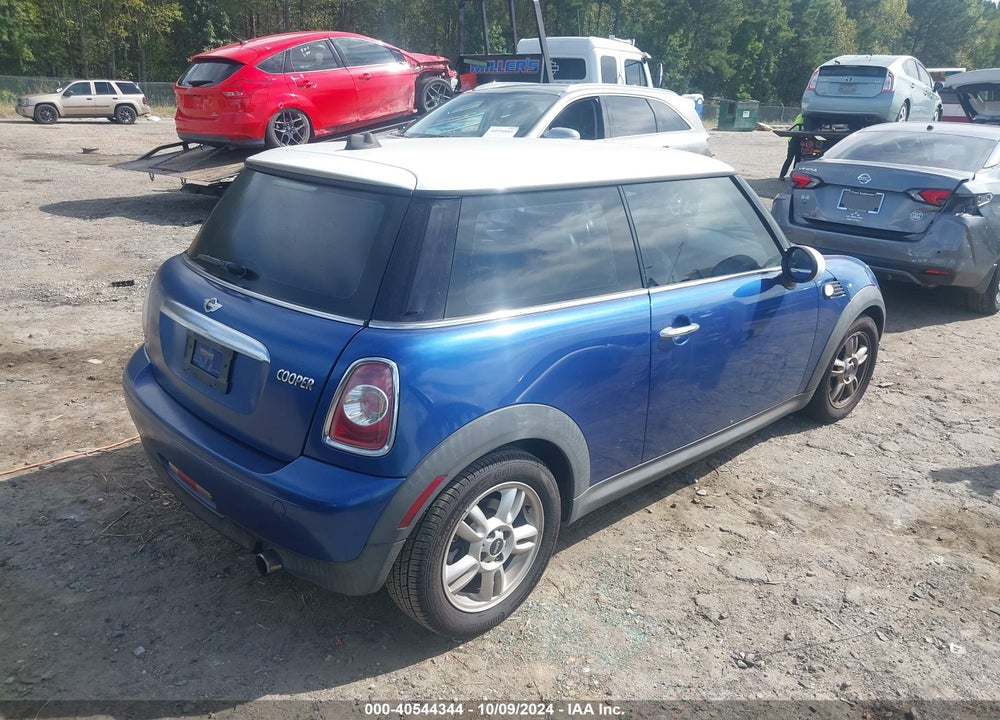 2013 MINI HARDTOP COOPER VIN: WMWSU3C52DT549089