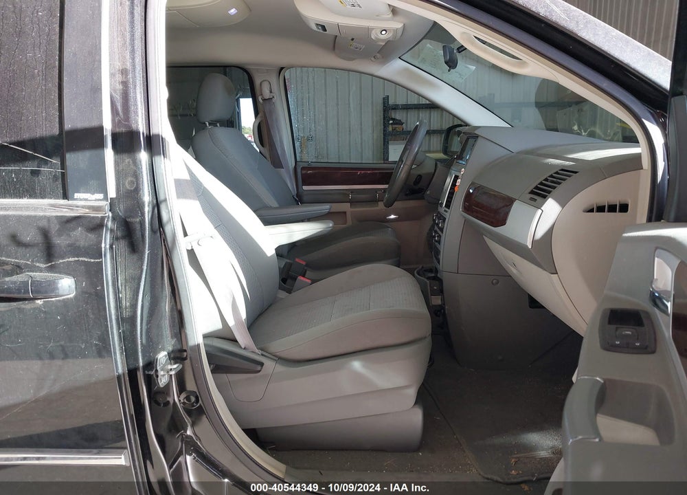 2010 CHRYSLER TOWN & COUNTRY TOURING VIN: 2A4RR5D19AR142636