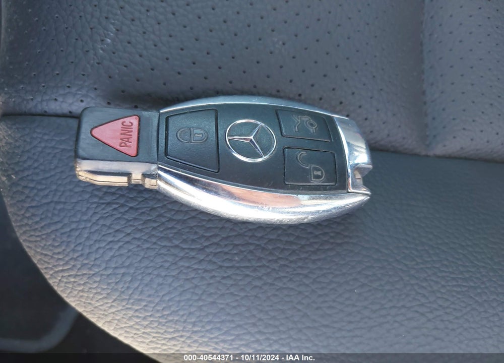2013 MERCEDES-BENZ C 300 LUXURY 4MATIC/SPORT 4MATIC VIN: WDDGF8AB2DR273735