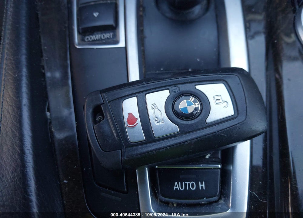 2013 BMW 528I XDRIVE VIN: WBAXH5C52DD111883