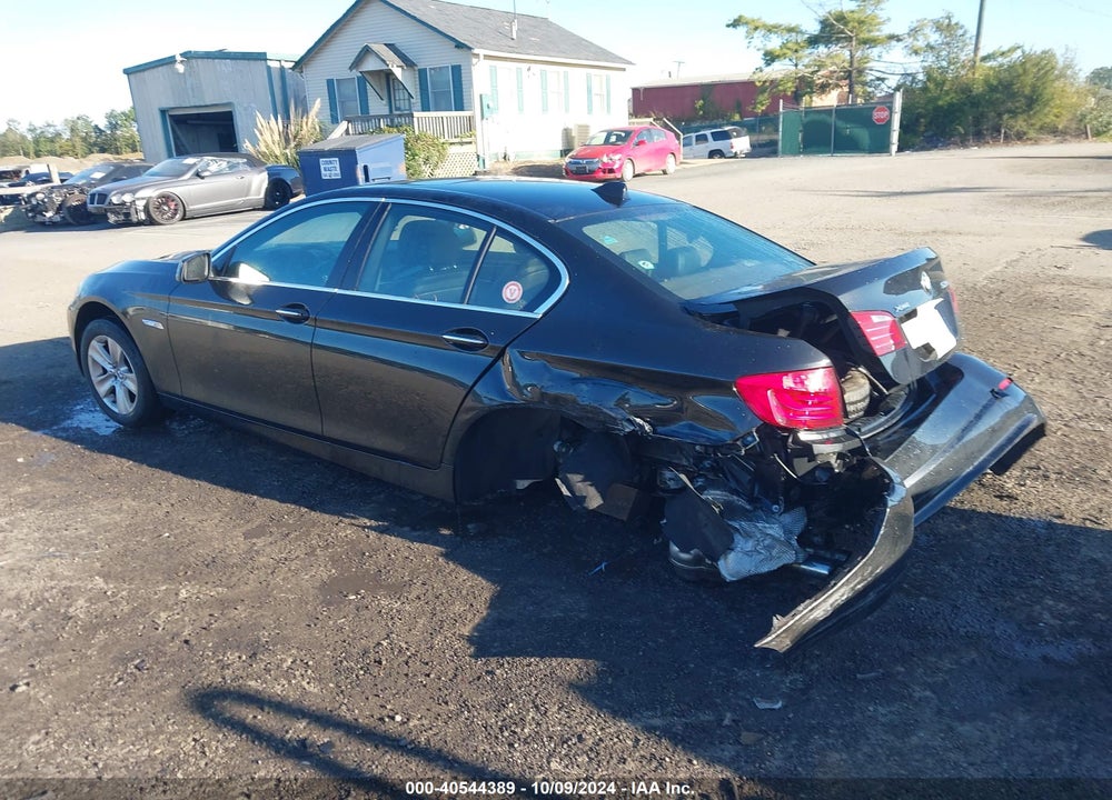 2013 BMW 528I XDRIVE VIN: WBAXH5C52DD111883