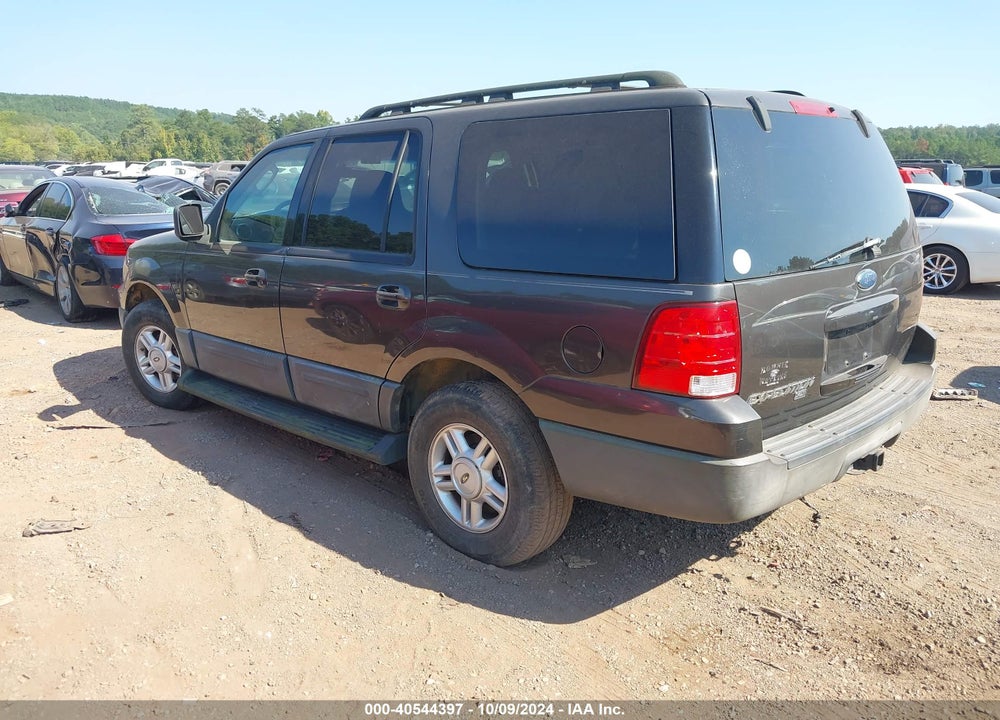 2005 FORD EXPEDITION XLT VIN: 1FMPU15535LA92414