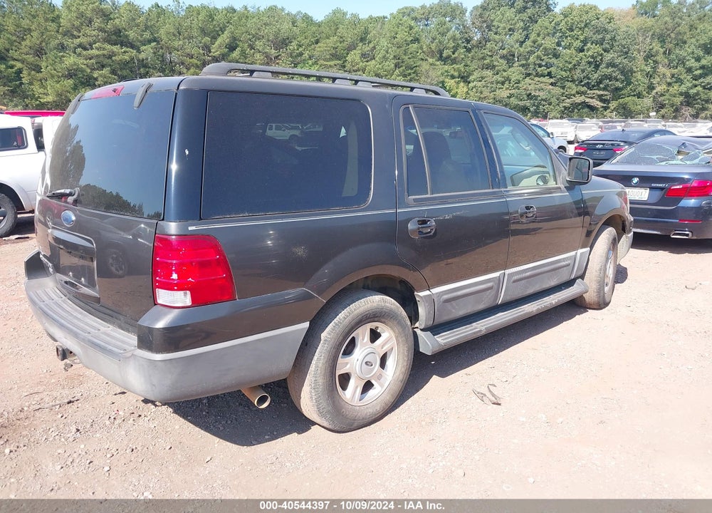 2005 FORD EXPEDITION XLT VIN: 1FMPU15535LA92414