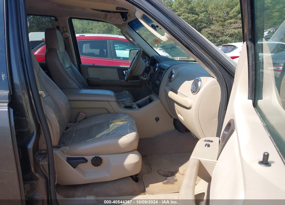 2005 FORD EXPEDITION XLT VIN: 1FMPU15535LA92414