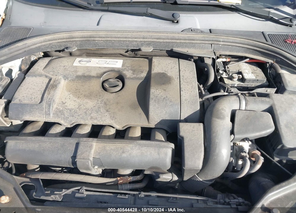 2011 VOLVO XC60 3.2 VIN: YV4940DL2B2171076