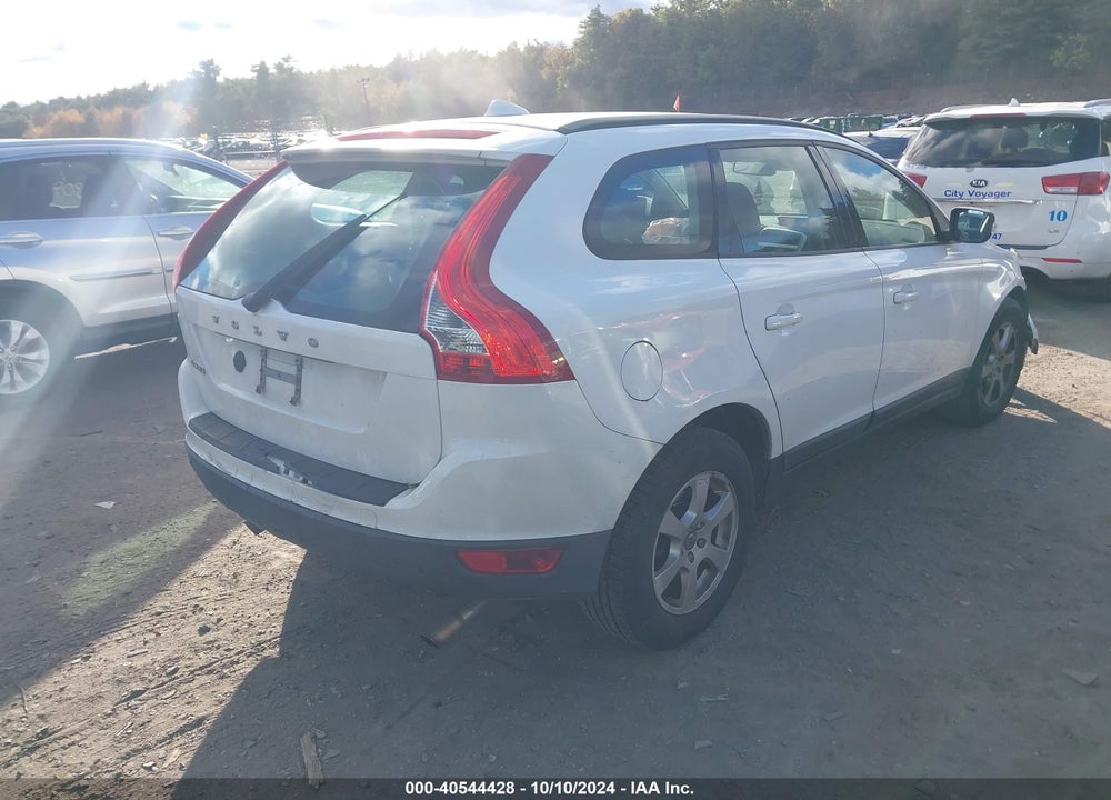 2011 VOLVO XC60 3.2 VIN: YV4940DL2B2171076
