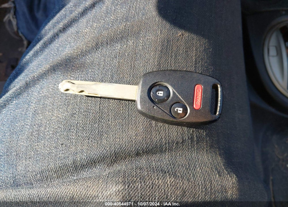 2013 HONDA FIT VIN: JHMGE8H38DC065744