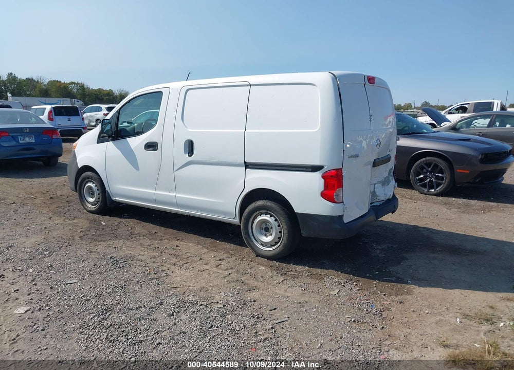 2015 NISSAN NV200 SV VIN: 3N6CM0KN3FK709529