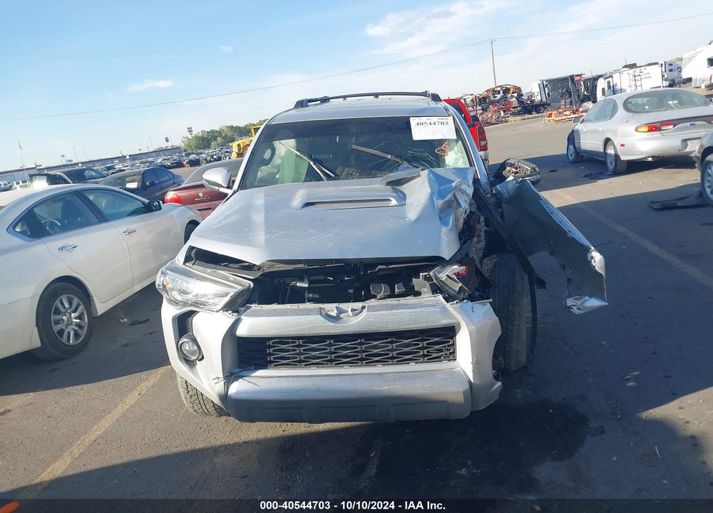 2018 TOYOTA 4RUNNER TRD OFF ROAD PREMIUM VIN: JTEBU5JR4J5564967