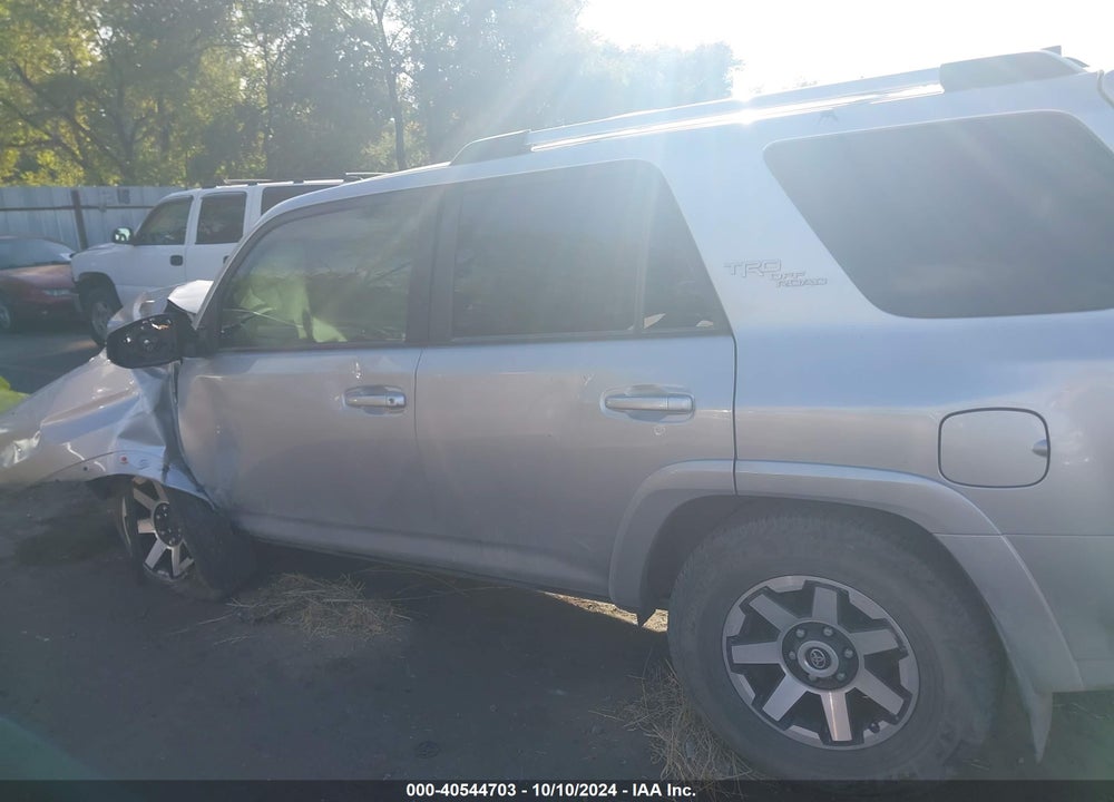 2018 TOYOTA 4RUNNER TRD OFF ROAD PREMIUM VIN: JTEBU5JR4J5564967