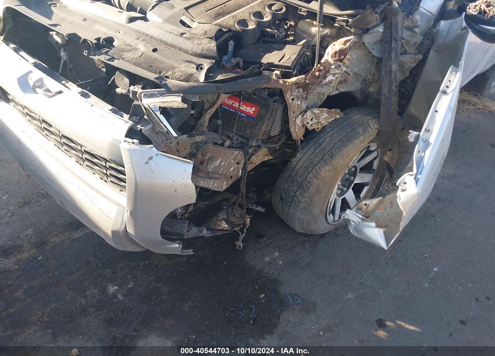 2018 TOYOTA 4RUNNER TRD OFF ROAD PREMIUM VIN: JTEBU5JR4J5564967