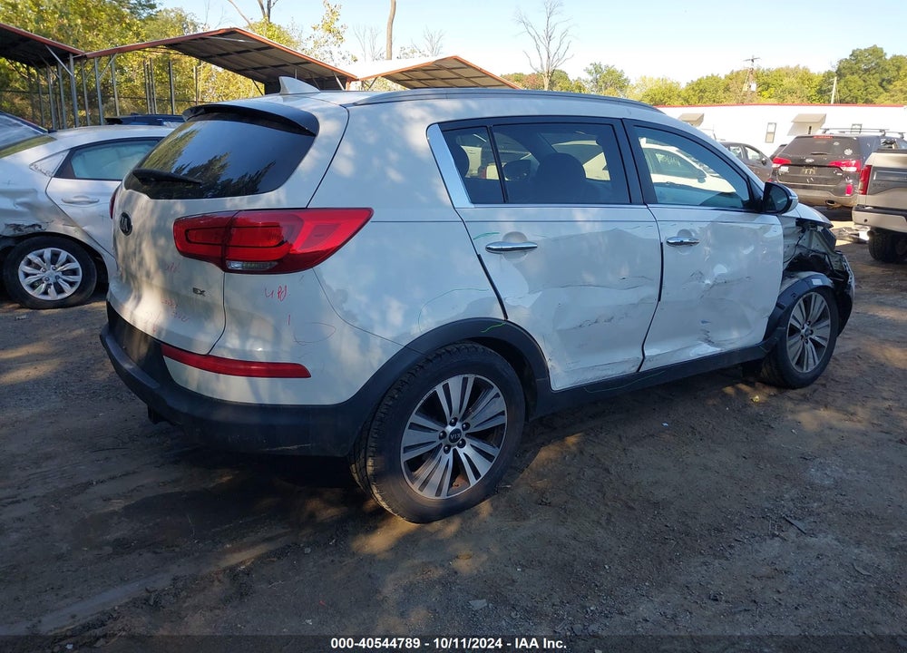 2016 KIA SPORTAGE EX VIN: KNDPCCAC2G7830402
