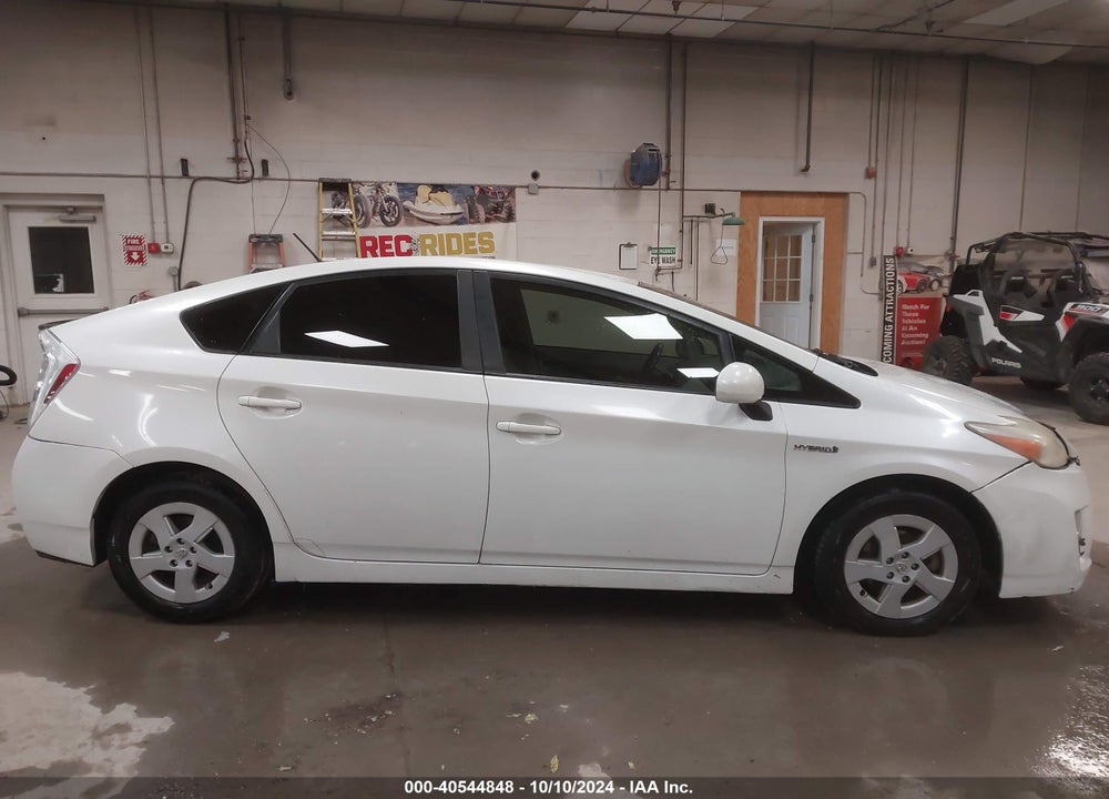 2011 TOYOTA PRIUS TWO VIN: JTDKN3DU8B1440103