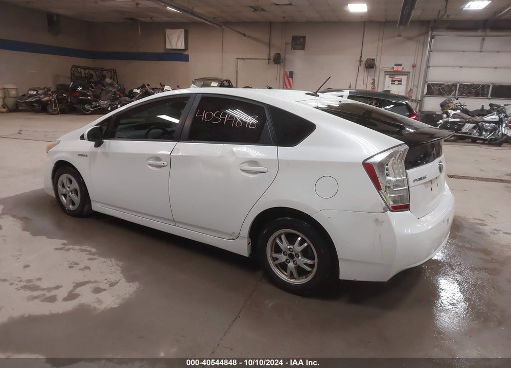 2011 TOYOTA PRIUS TWO VIN: JTDKN3DU8B1440103