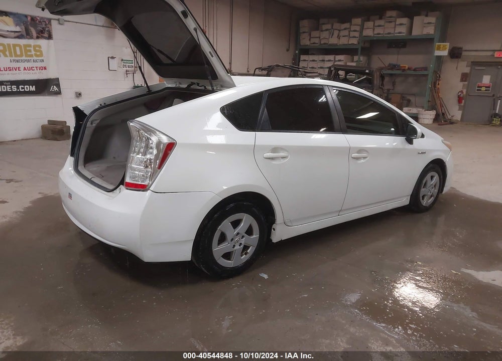 2011 TOYOTA PRIUS TWO VIN: JTDKN3DU8B1440103