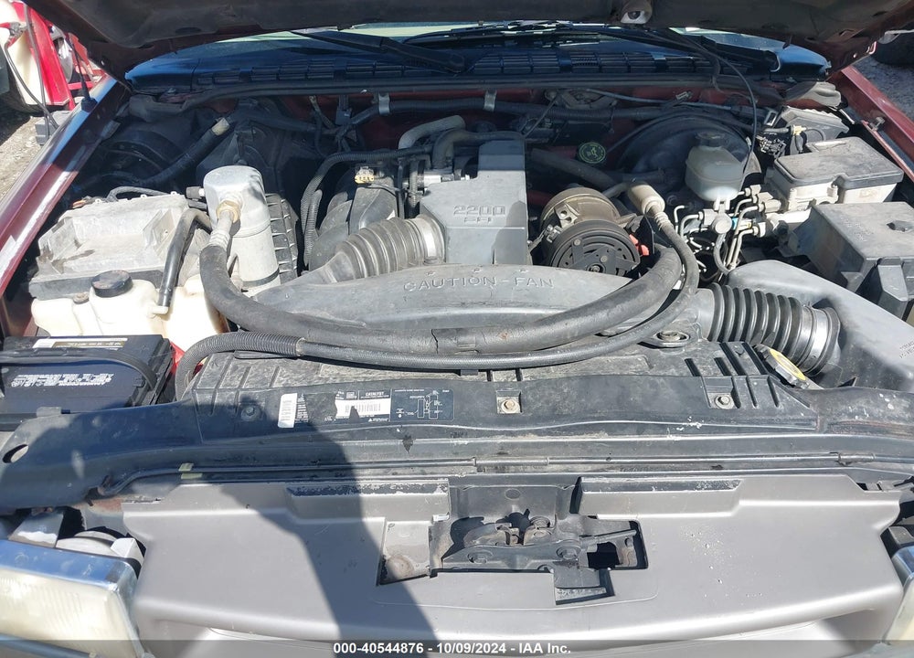 1998 CHEVROLET S-10 LS FLEETSIDE VIN: 1GCCS1441WK234011