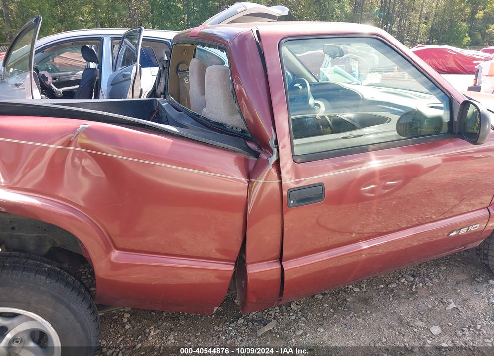 1998 CHEVROLET S-10 LS FLEETSIDE VIN: 1GCCS1441WK234011