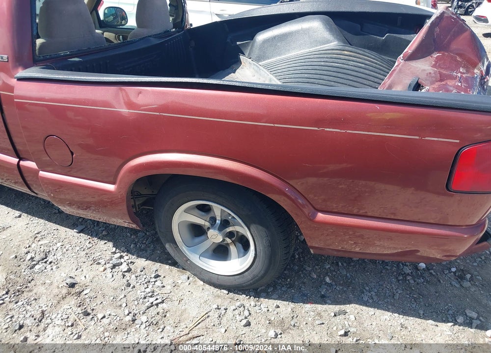 1998 CHEVROLET S-10 LS FLEETSIDE VIN: 1GCCS1441WK234011