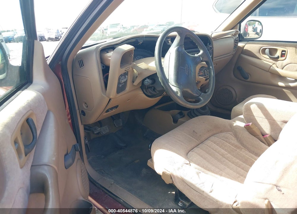 1998 CHEVROLET S-10 LS FLEETSIDE VIN: 1GCCS1441WK234011