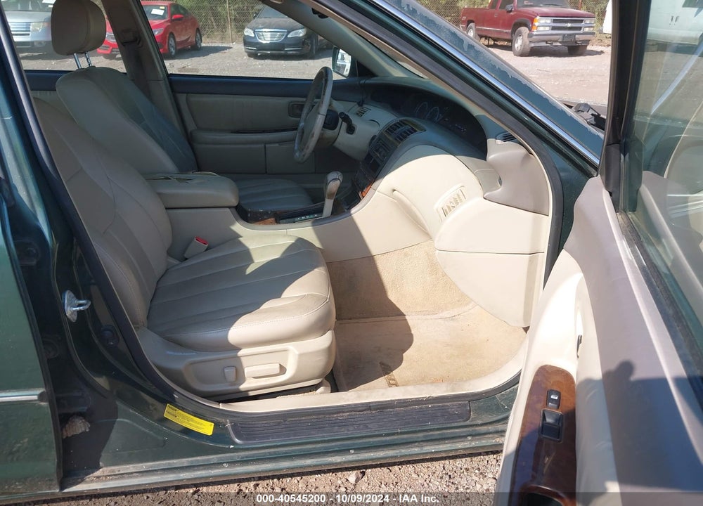 2000 TOYOTA AVALON XLS VIN: 4T1BF28B6YU055075