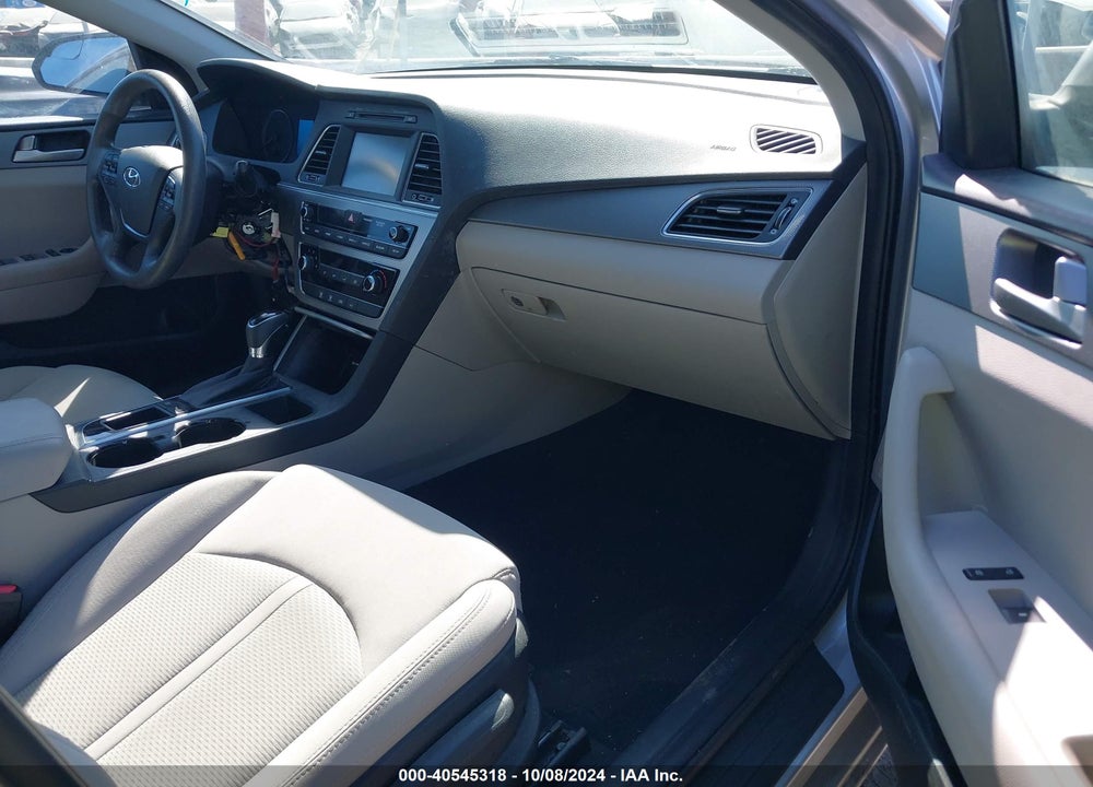 2017 HYUNDAI SONATA SE VIN: 5NPE24AF0HH575112