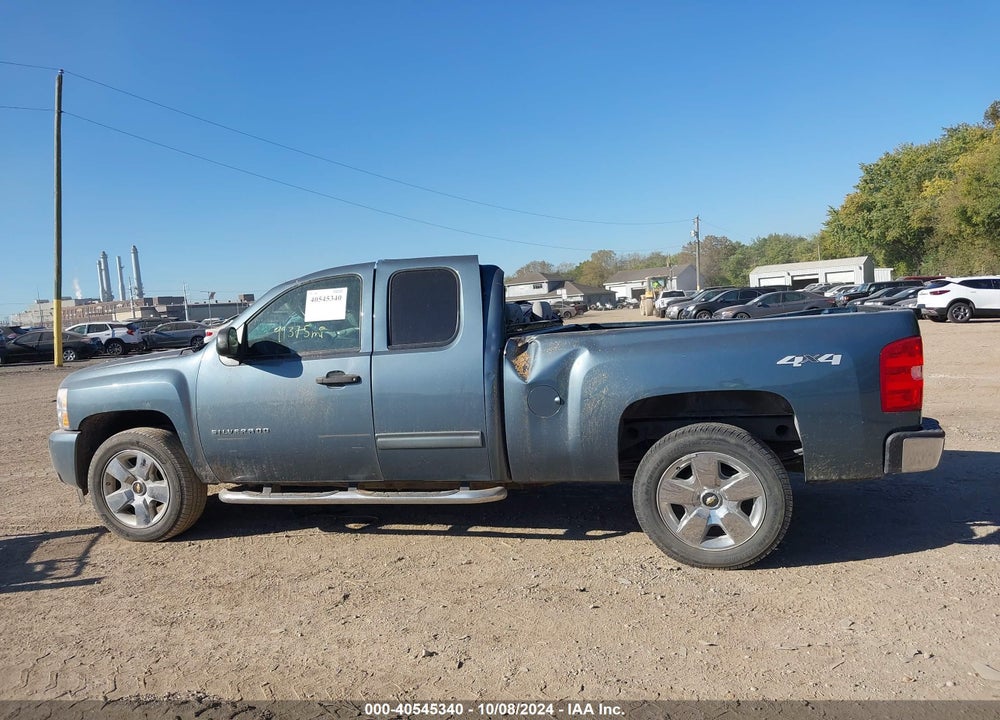 2011 CHEVROLET SILVERADO 1500 LT VIN: 1GCRKSE39BZ263862