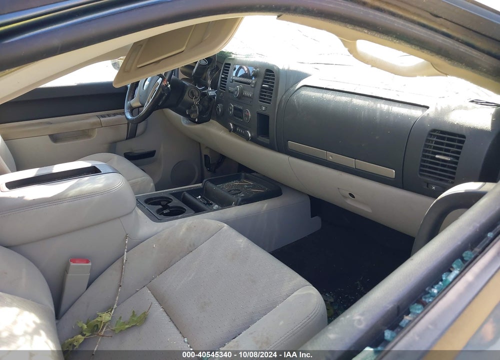 2011 CHEVROLET SILVERADO 1500 LT VIN: 1GCRKSE39BZ263862