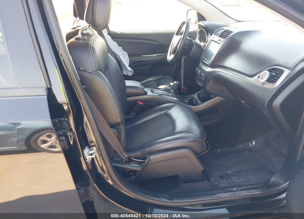 2017 DODGE JOURNEY CROSSROAD PLUS VIN: 3C4PDCGB7HT702360